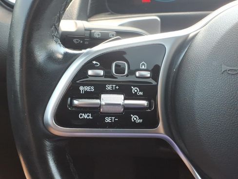 Used 2023 Mercedes-Benz GLB 250 4MATIC image 17