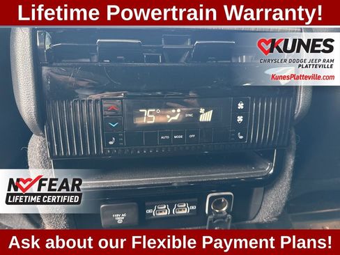 Used 2023 Jeep Wagoneer Series II w/ Flexible Seating Group AWD/4WD image 28