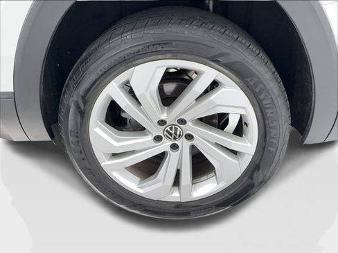 Used 2021 Volkswagen Atlas SE w/ Towing Package FWD image 11