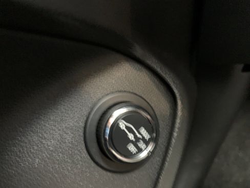 Used 2025 Chevrolet TrailBlazer LT w/ Convenience Package image 36