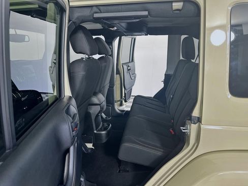 Used 2018 Jeep Wrangler Unlimited Sport image 33