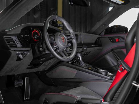 Used 2025 Porsche 911 GT3 RS RWD image 32