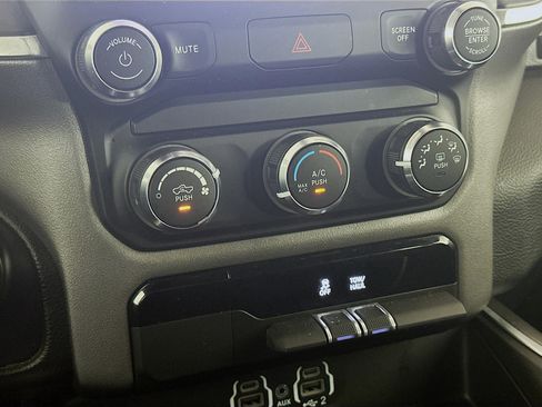 Used 2022 RAM 1500 Big Horn AWD/4WD image 22