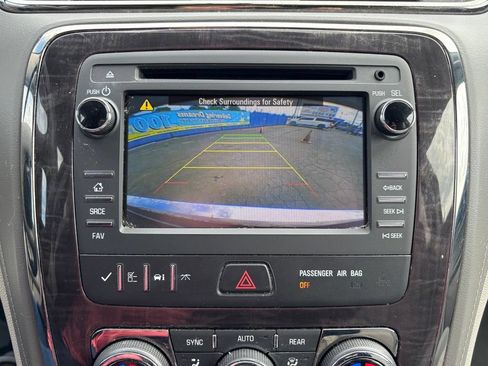 Used 2015 Buick Enclave Convenience FWD image 27