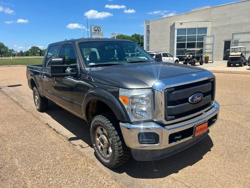 Used 2016 Ford F250 XL w/ XL Appearance Package AWD/4WD image 8