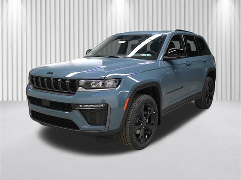 New 2026 Jeep Grand Cherokee Limited w/ Limited Altitude Package AWD/4WD image 8
