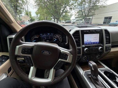 Used 2020 Ford F150 Lariat w/ Equipment Group 502A Luxury AWD/4WD image 18