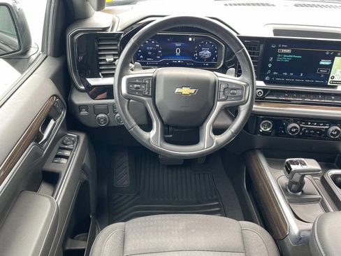 Used 2022 Chevrolet Silverado 1500 LT RWD image 13