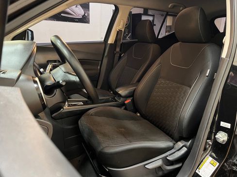 Used 2021 Nissan Kicks SV FWD image 30