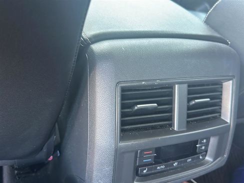 Used 2022 Volkswagen Atlas SEL Premium image 33