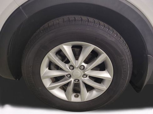 Used 2016 Kia Sorento FWD image 11