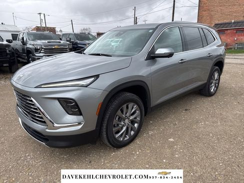 Used 2025 Buick Enclave Preferred w/ Power Package image 1