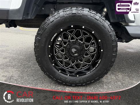 Used 2022 Jeep Gladiator Overland w/ Cold Weather Group AWD/4WD image 8