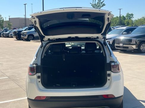 Used 2022 Jeep Compass Limited AWD/4WD image 13