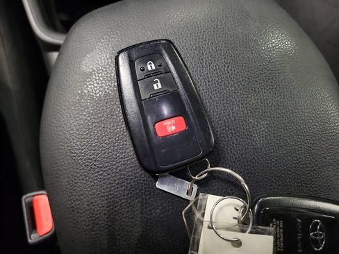 Used 2024 Toyota RAV4 XLE AWD/4WD image 20