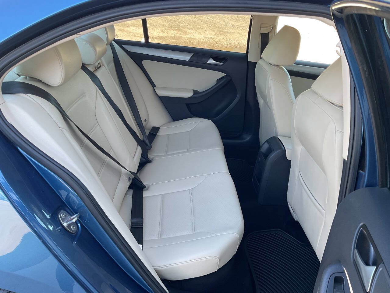 Used 2017 Volkswagen Jetta SE FWD image 37