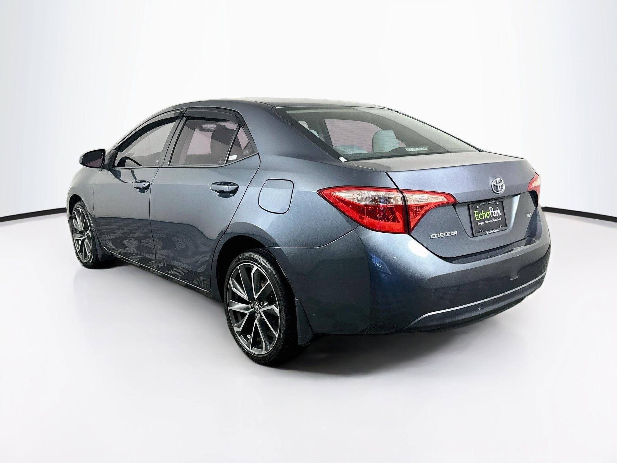 Used 2017 Toyota Corolla LE FWD image 5
