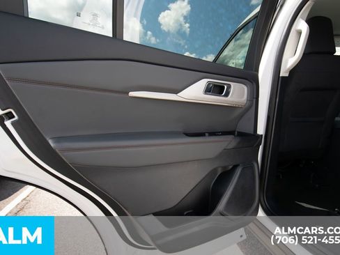 Used 2025 Ford Explorer Active image 28