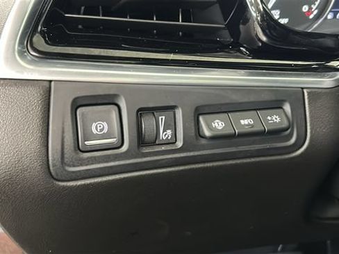 Used 2022 Cadillac XT6 Premium Luxury w/ Technology Package AWD/4WD image 19