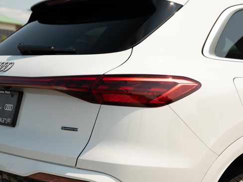 Certified 2025 Audi Q5 Premium w/ Premium Plus AWD/4WD image 27