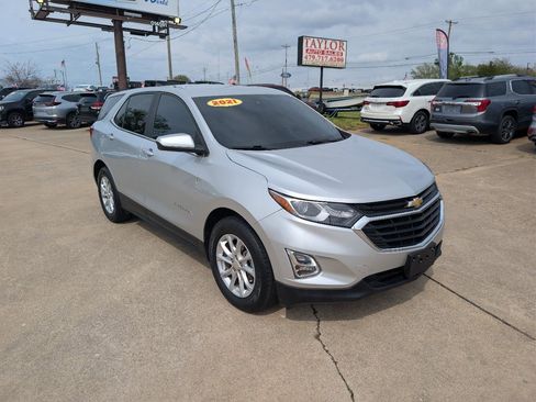 Used 2021 Chevrolet Equinox LT FWD image 3