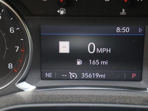 Used 2023 GMC Acadia SLT w/ Elevation Edition FWD image 11