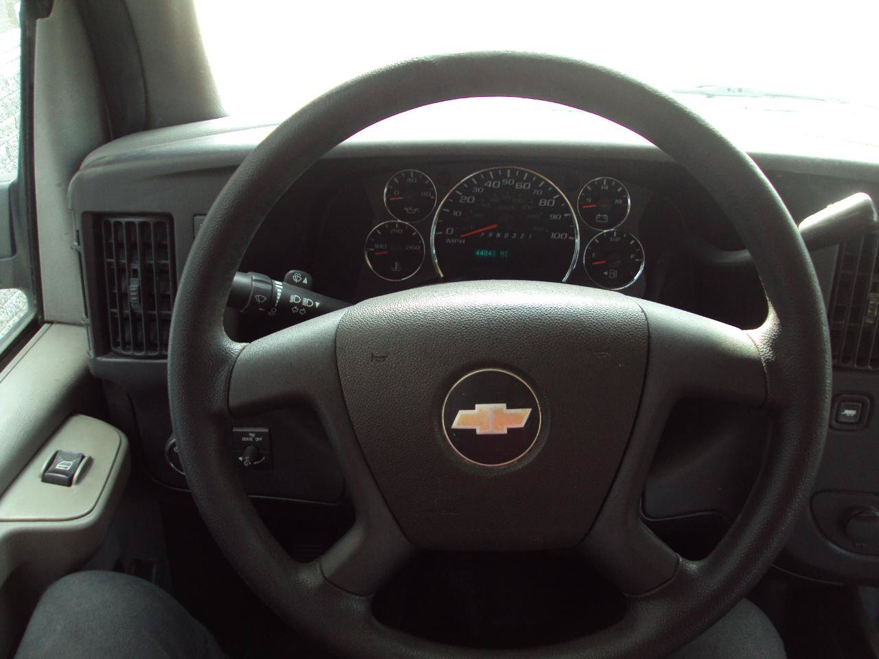 Used 2014 Chevrolet Express 1500 AWD image 16