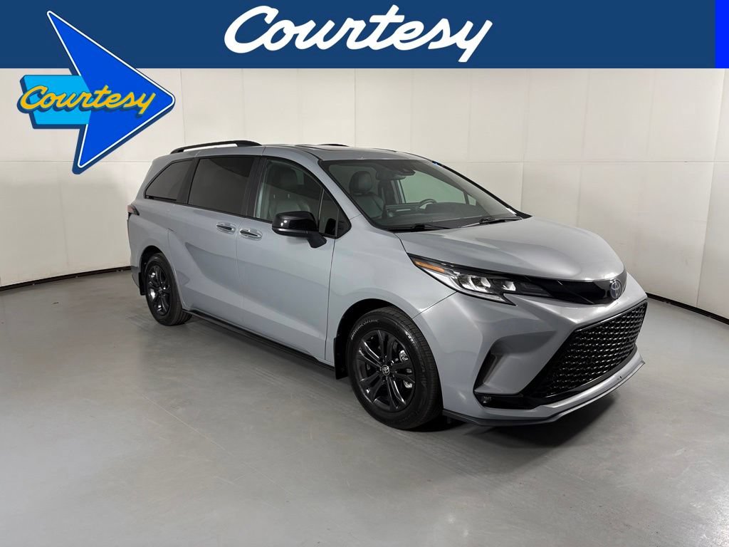 Used 2025 Toyota Sienna XSE AWD/4WD image 1