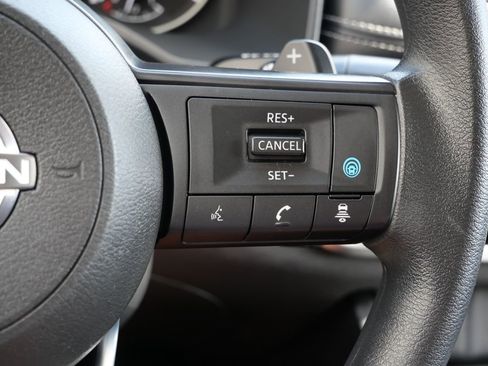 Used 2024 Nissan Rogue SV AWD/4WD image 29