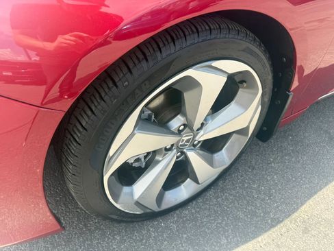 Used 2018 Honda Accord Touring image 32