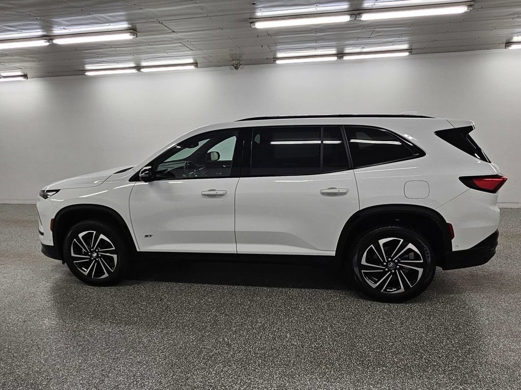 Used 2025 Buick Enclave Sport Touring w/ Super Cruise Package FWD image 9