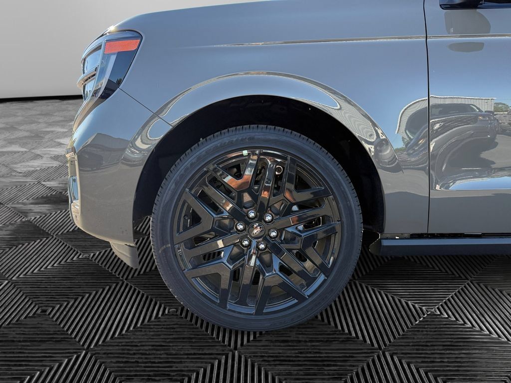 New 2026 Ford Expedition Max Platinum w/ Stealth Performance Package AWD/4WD image 9