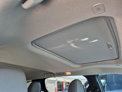 Certified 2026 Toyota Sienna XLE FWD image 17