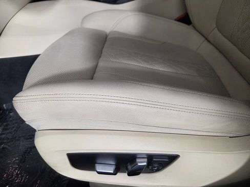 Used 2023 BMW 530i w/ Convenience Package RWD image 10