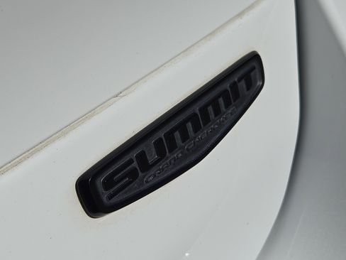 Used 2024 Jeep Grand Cherokee L Summit w/ High Altitude Package image 11