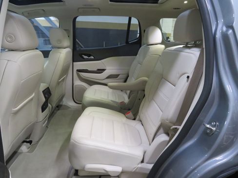 Used 2023 GMC Acadia Denali w/ Denali Ultimate Package AWD/4WD image 10