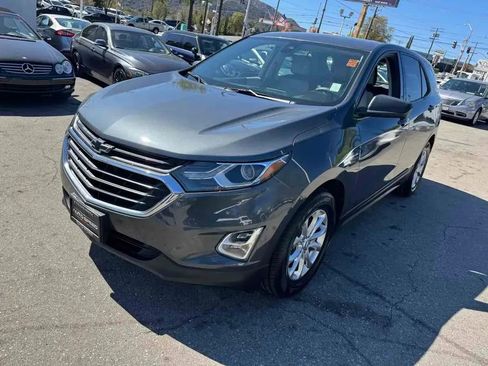 Used 2021 Chevrolet Equinox LS FWD image 3