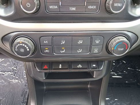 Used 2018 Chevrolet Colorado LT w/ LT Convenience Package AWD/4WD image 16