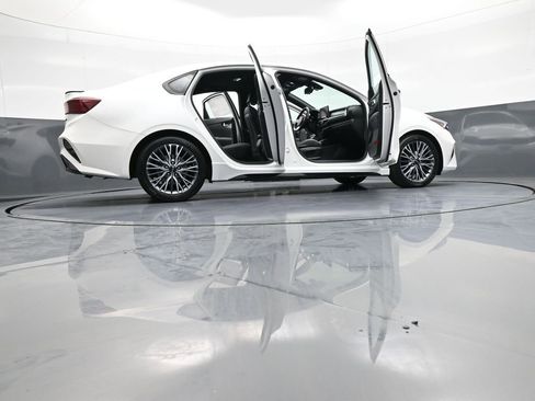 Certified 2023 Kia Forte GT-Line w/ GT-Line Premium Package FWD image 47