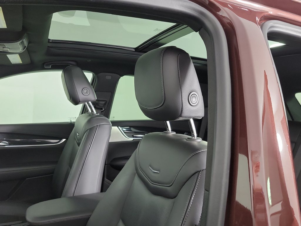 Used 2022 Cadillac XT5 Premium Luxury w/ Technology Package FWD image 19