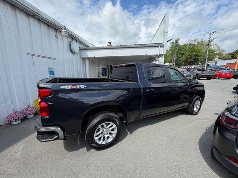 Used 2023 Chevrolet Silverado 1500 LT AWD/4WD image 6