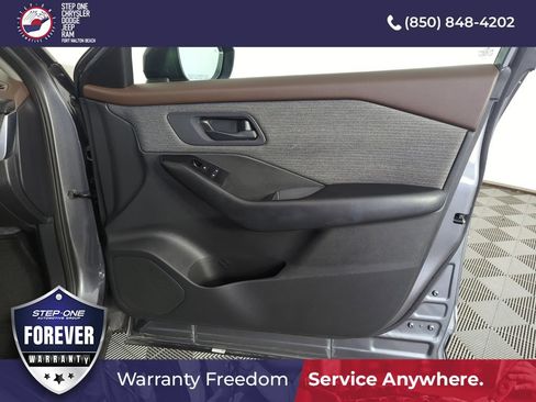 Used 2023 Nissan Rogue S FWD image 31