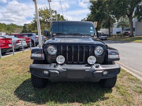 Used 2023 Jeep Gladiator Willys image 9