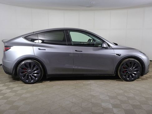 Used 2024 Tesla Model Y Performance AWD/4WD image 18