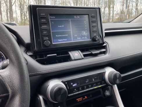 Used 2019 Toyota RAV4 LE w/ All Weather Liner Package AWD/4WD image 26