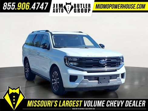 Used 2025 Ford Expedition Platinum AWD/4WD image 2