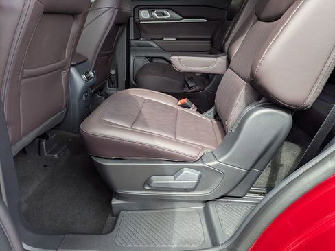 New 2026 Ford Explorer Platinum image 29