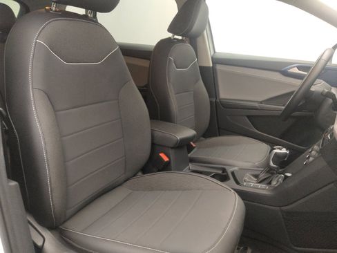 Used 2024 Volkswagen Taos SE image 21