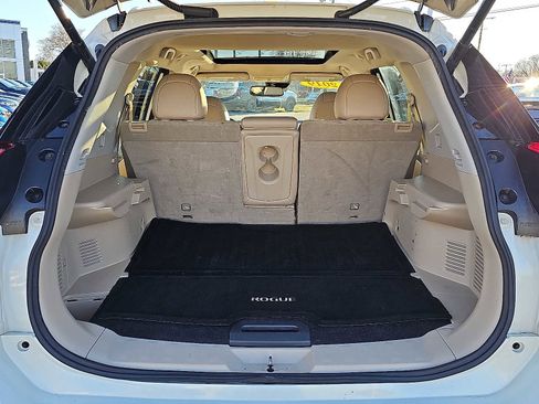 Used 2019 Nissan Rogue SL w/ Premium Package image 32