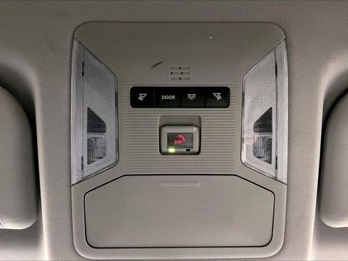 Used 2021 Toyota RAV4 LE image 34